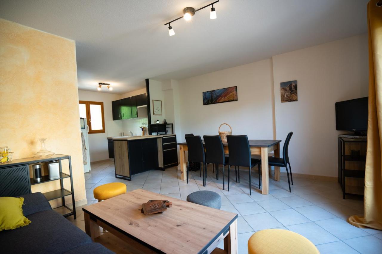 T3 Au Plan D'Eau D'Embrun Avec Garage Et Terrasse Apartamento Exterior foto