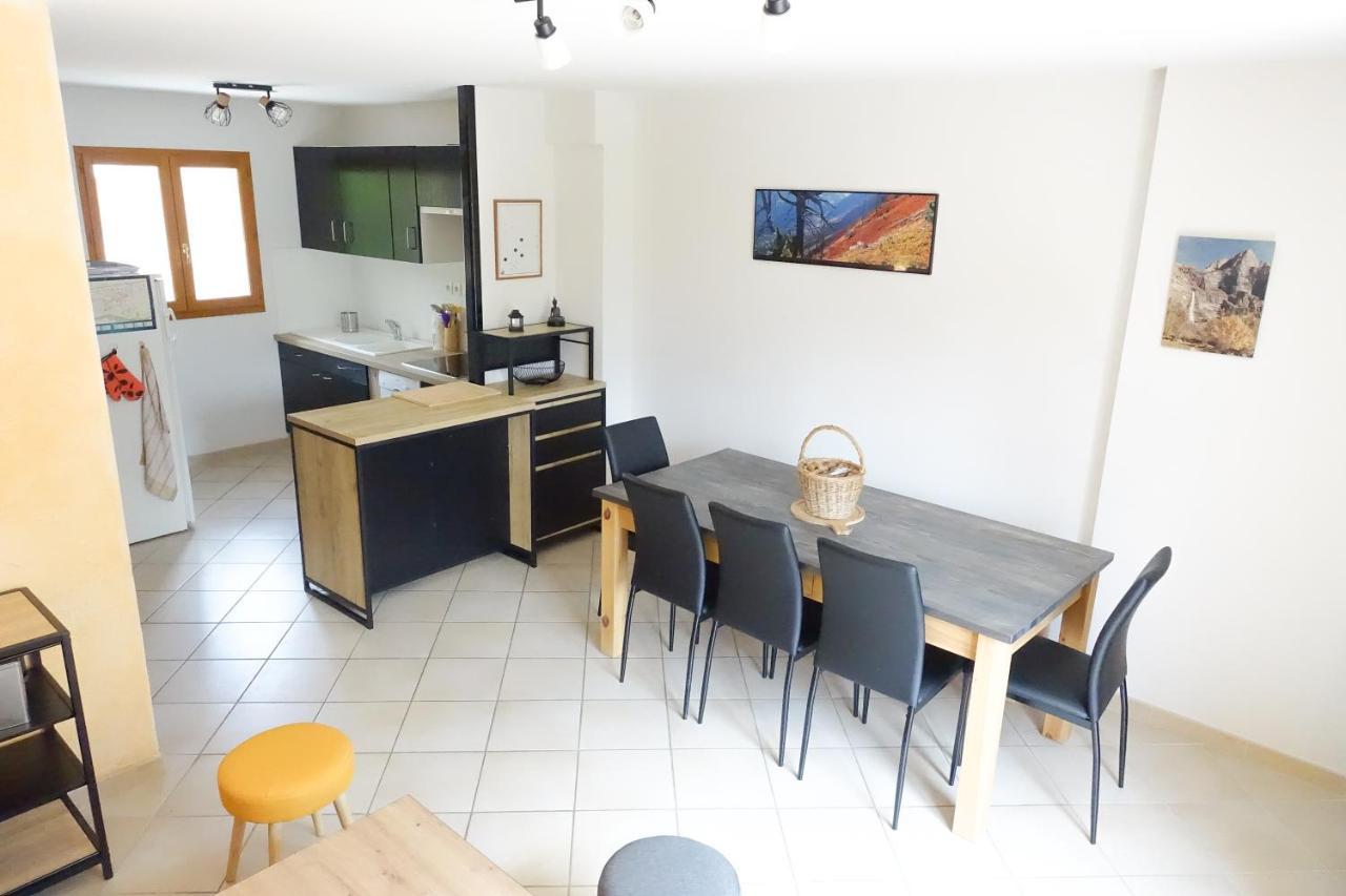 T3 Au Plan D'Eau D'Embrun Avec Garage Et Terrasse Apartamento Exterior foto