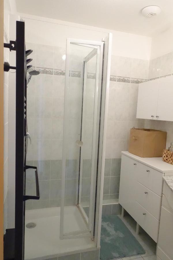 T3 Au Plan D'Eau D'Embrun Avec Garage Et Terrasse Apartamento Exterior foto