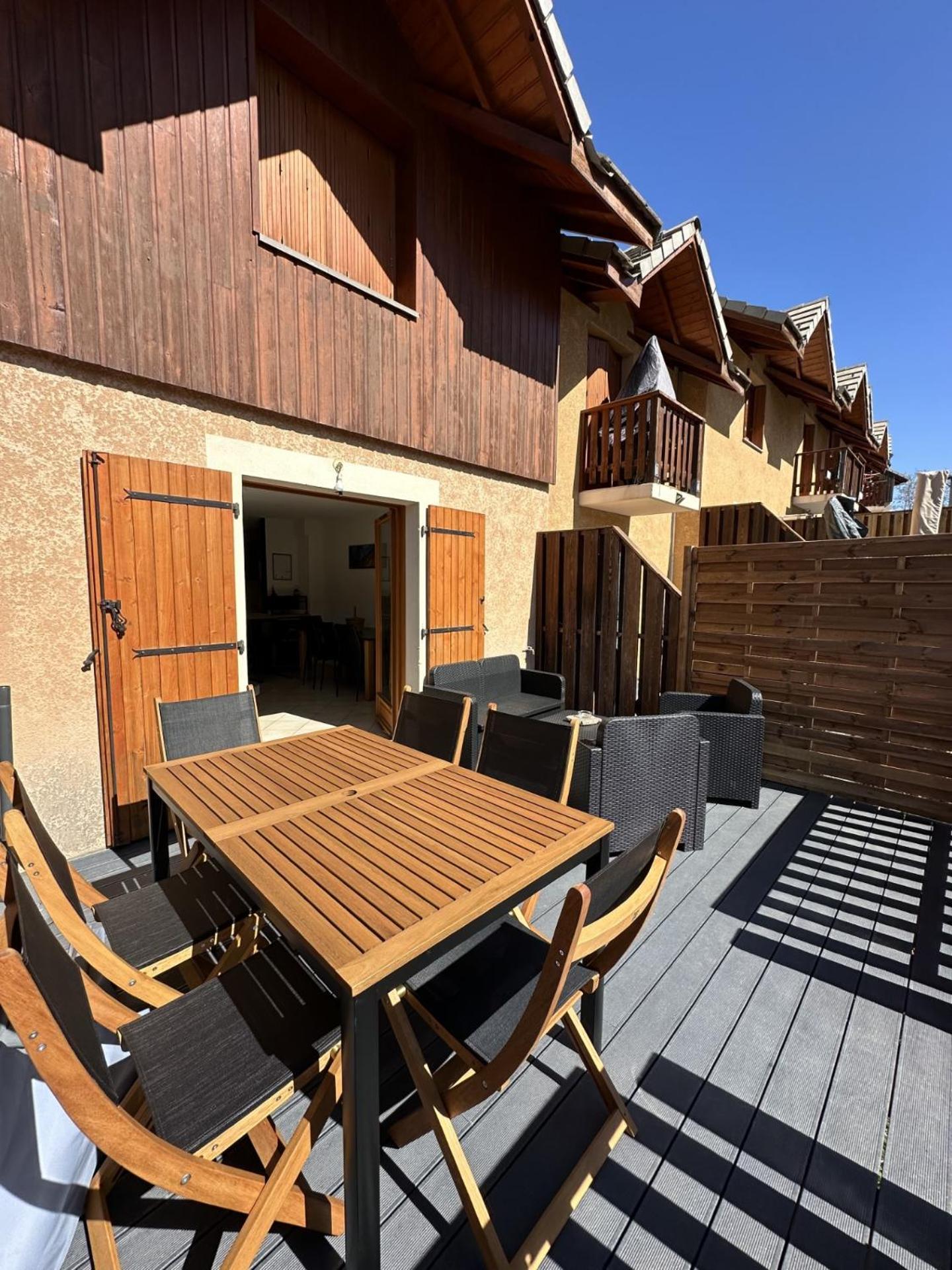 T3 Au Plan D'Eau D'Embrun Avec Garage Et Terrasse Apartamento Exterior foto